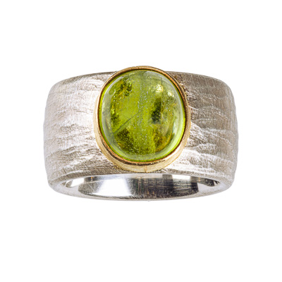 Silberring mit Peridot in Gelbgold Fassung
