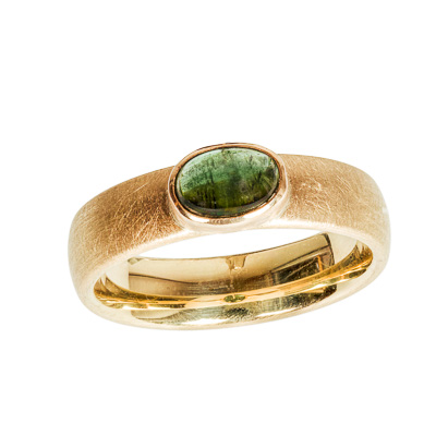 Ring mit Granat